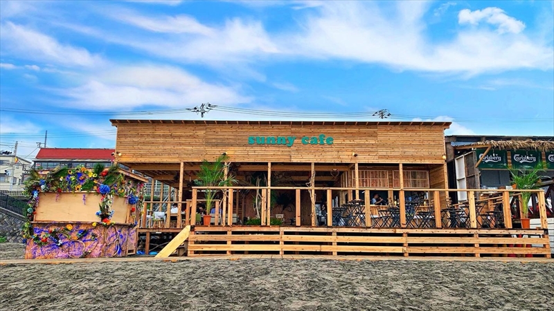 鎌倉由比ガ浜ビーチに海の家「サニーカフェ（sunny cafe）」オープン！