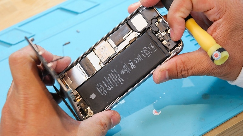 「iPhone修理のクイック横浜西口店」でバッテリー交換3500円～のお得なキャンペーンを開催中！
