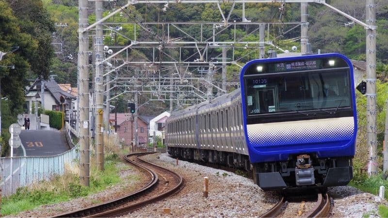 横須賀線の新型車両「E235系1000番台」に乗車！旧型車両と比べてどう変わった？