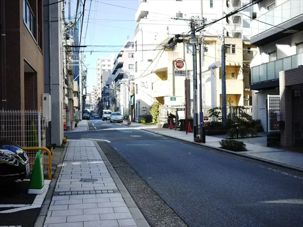 日本橋から何km地点？　横浜市内の旧東海道にデザインプレート設置プロジェクトが進行中
