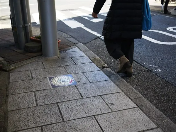 日本橋から何km地点？　横浜市内の旧東海道にデザインプレート設置プロジェクトが進行中