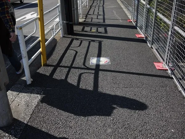 日本橋から何km地点？　横浜市内の旧東海道にデザインプレート設置プロジェクトが進行中