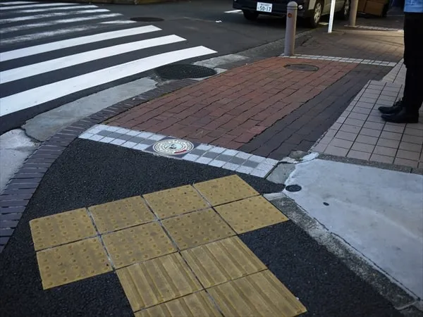 日本橋から何km地点？　横浜市内の旧東海道にデザインプレート設置プロジェクトが進行中