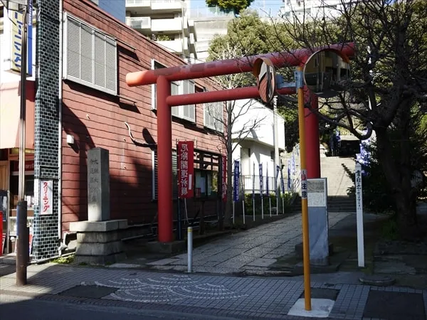 日本橋から何km地点？　横浜市内の旧東海道にデザインプレート設置プロジェクトが進行中