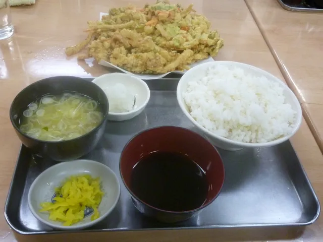 説明: C:\Users\chiba\Documents\[ 記事 ]\市場食堂\images\P1000600.jpg