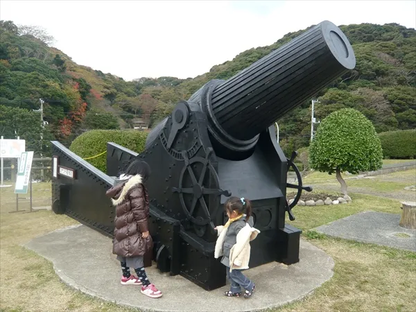 かつて観音崎公園にあった日露戦争で活躍した「28サンチ榴弾砲」とは