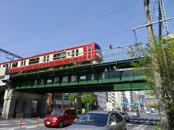 京急線戸部駅～日ノ出町駅間のトンネルのカーブ