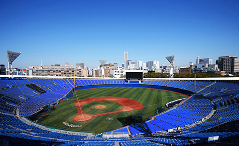 ついに“横浜ブルー”一色になった横浜スタジアム！ 内野エリアには防球