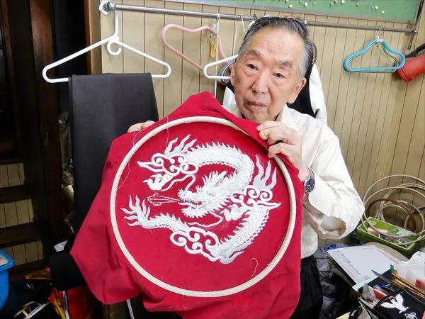 横須賀・ドブ板通りで生まれたスカジャンの歴史 - [はまれぽ.com] 横浜