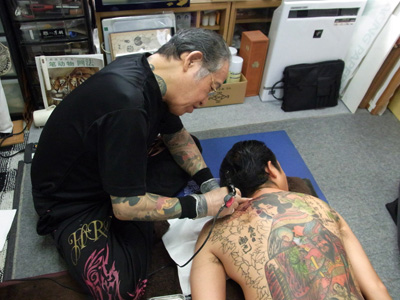 刺青　tattoo タトゥーマシン　彫よし
